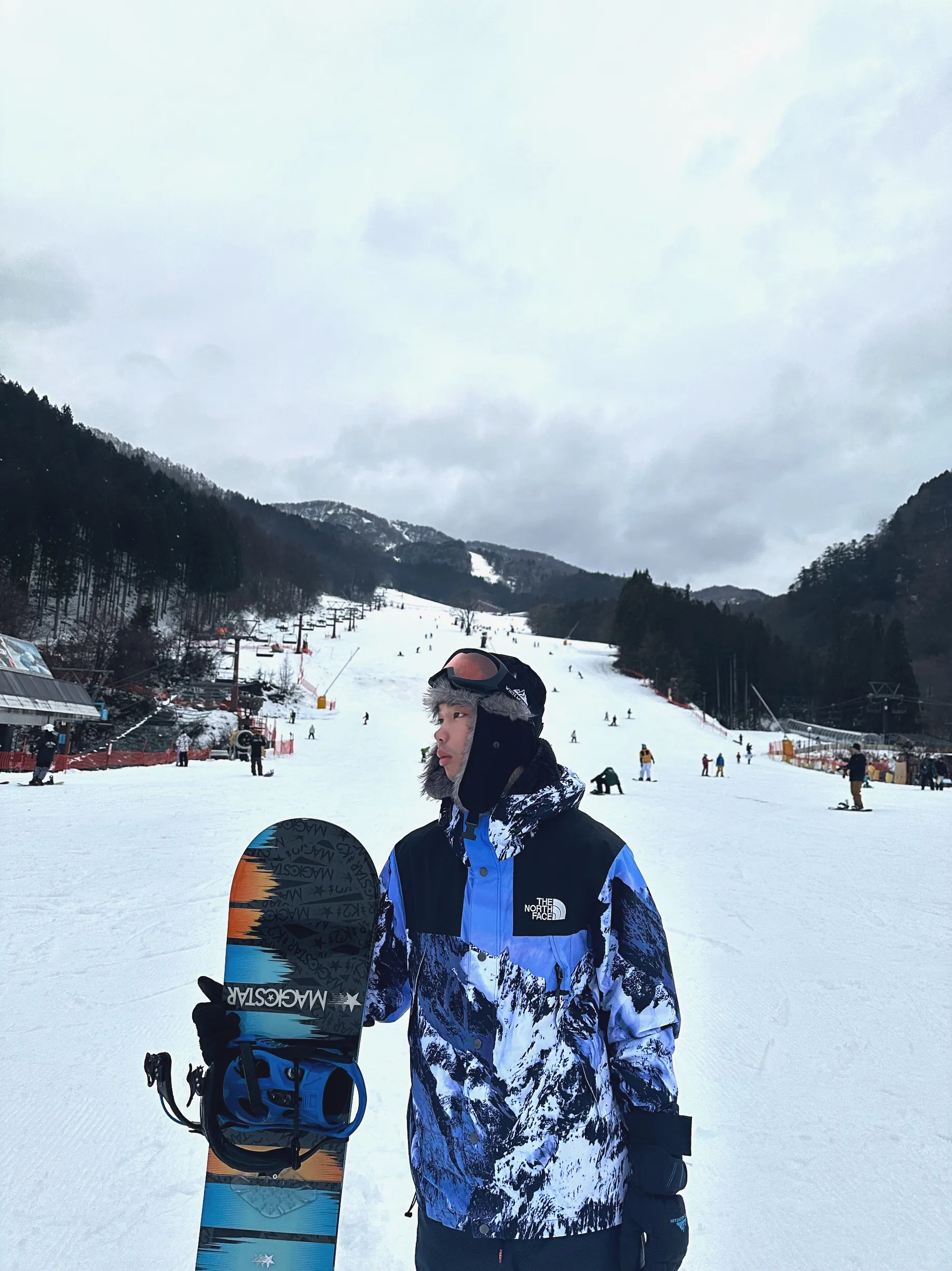 Trượt tuyết hoàng hôn ở núi Phú Sĩ